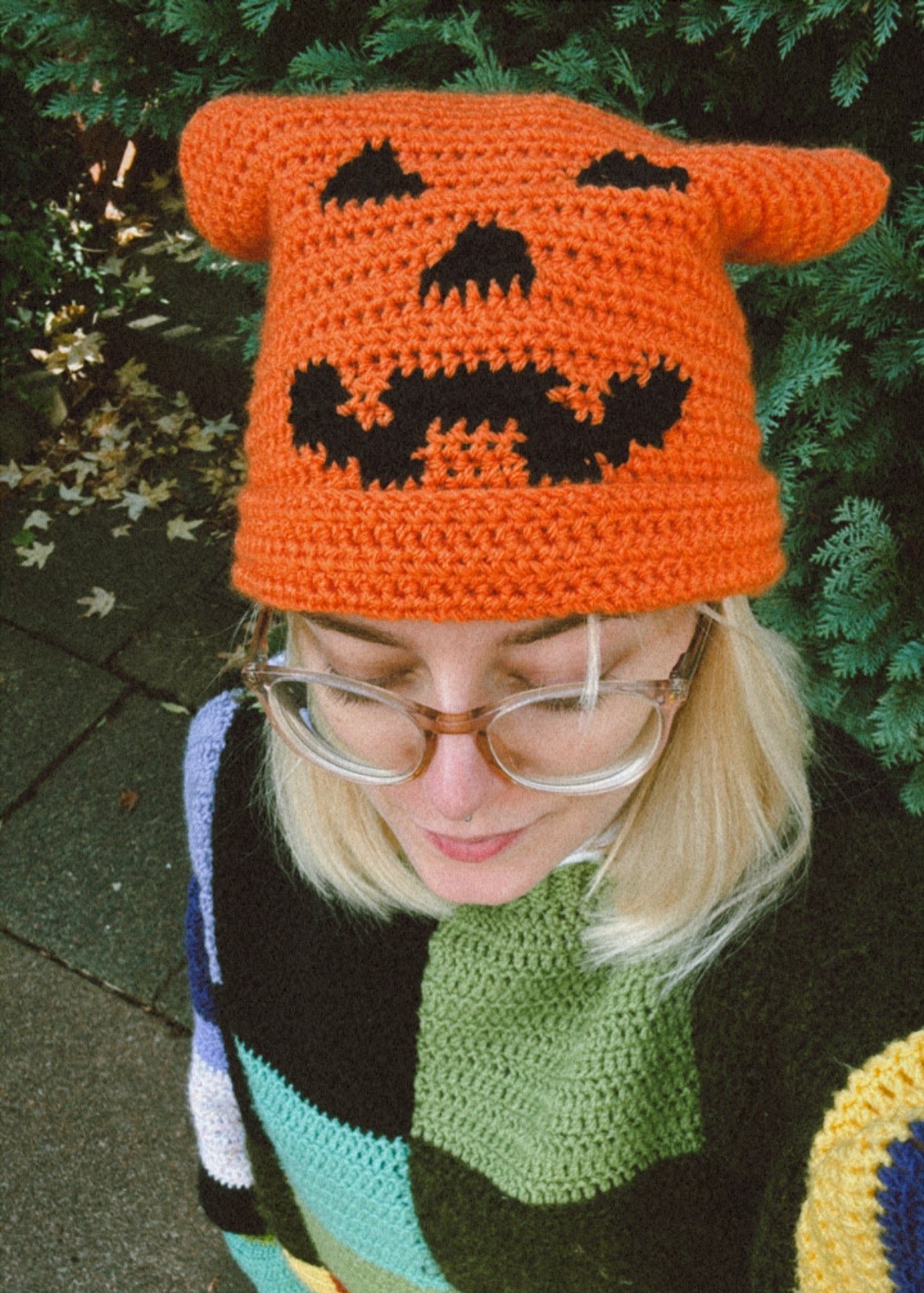 Jack-o’-lantern Cat Beanie Crochet Pattern - ByBloomAndMoon