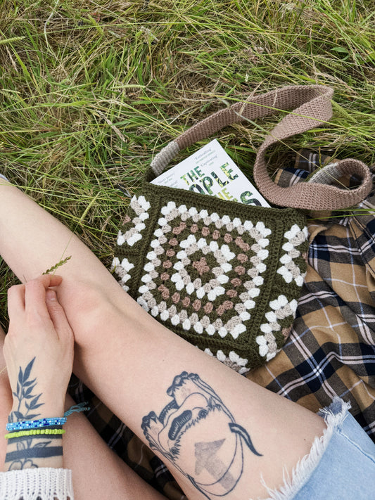 Handmade crochet tote bag pattern in cotton yarn, DYI crochet bag, summer bag crochet easy PDF download, Beginners friendly crochet pattern.