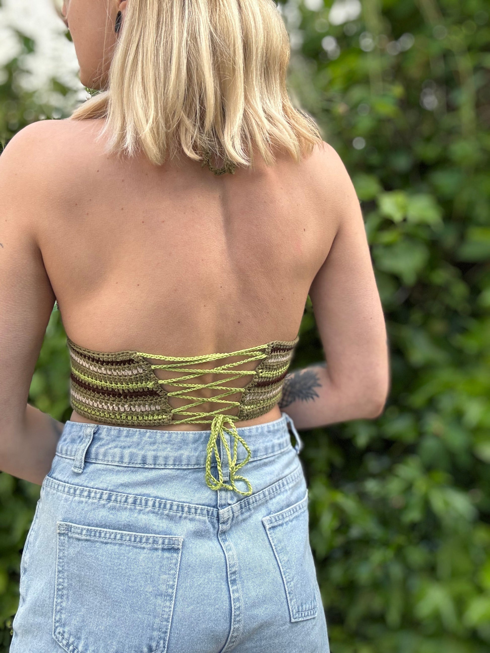 Easy Halter Top Crochet Pattern, Beginner Crochet Top Pattern – Easy Halter, Women’s Summer Top PDF, Boho Crochet Top Pattern – Festival Halter, Summer Crop Top PDF in 3 different colors.