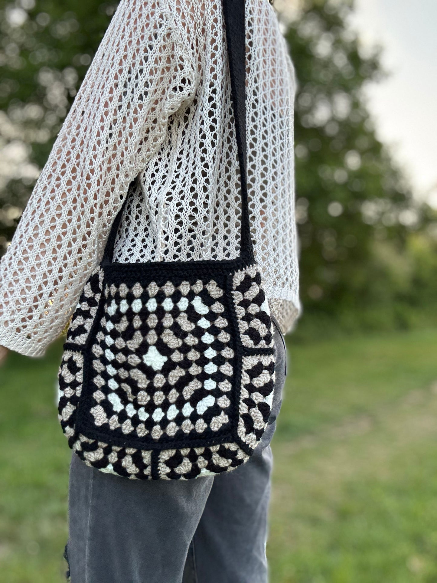 Handmade crochet tote bag pattern in cotton yarn, DYI crochet bag, summer bag crochet easy PDF download, Beginners friendly crochet pattern.