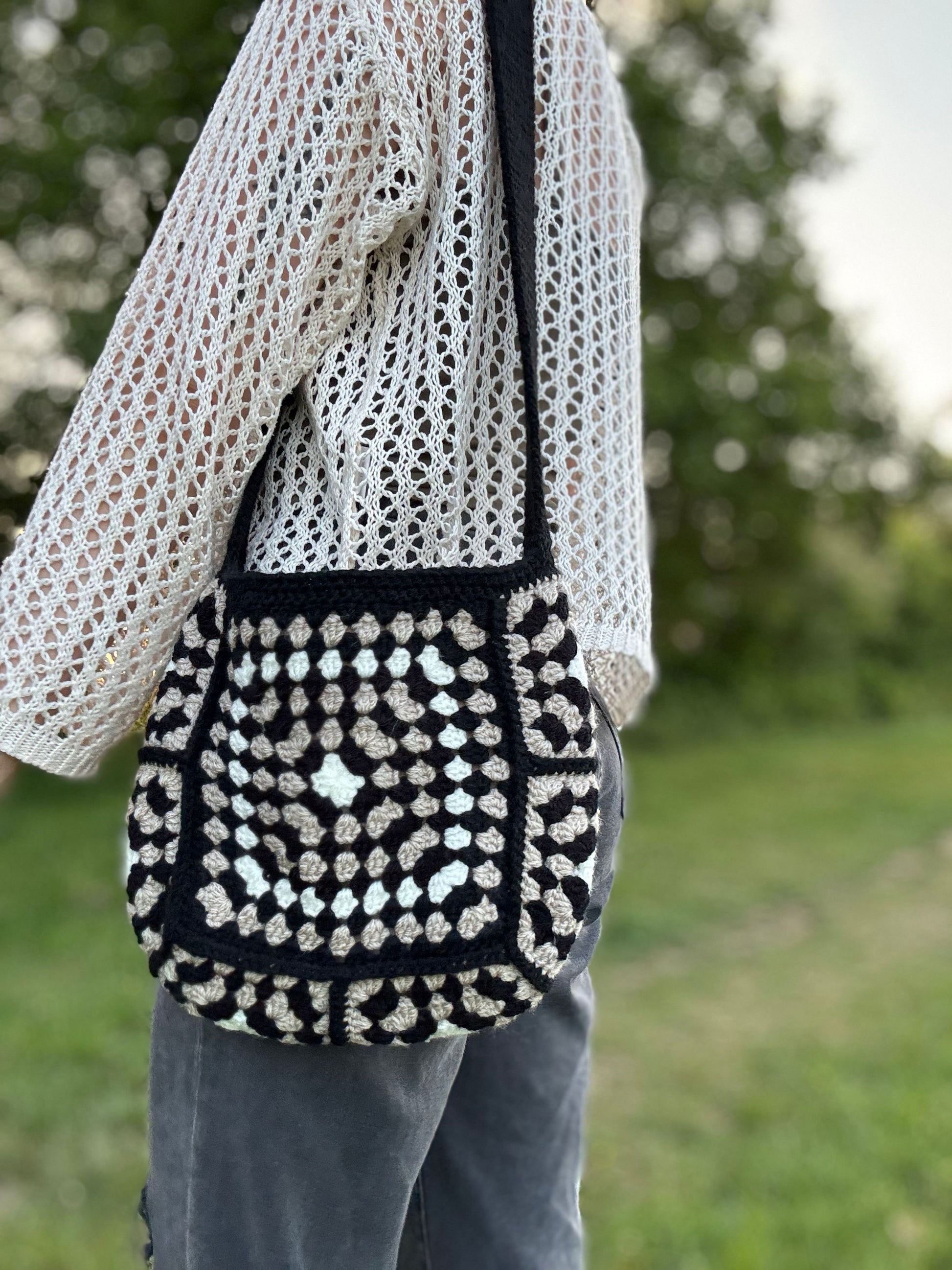 Handmade crochet tote bag pattern in cotton yarn, DYI crochet bag, summer bag crochet easy PDF download, Beginners friendly crochet pattern.