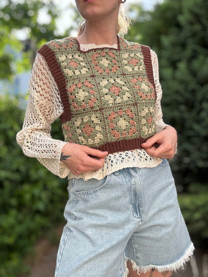 Granny square patchwork crochet top pattern, colorful boho summer shirt, beginner-friendly, easy to crochet in different colors.