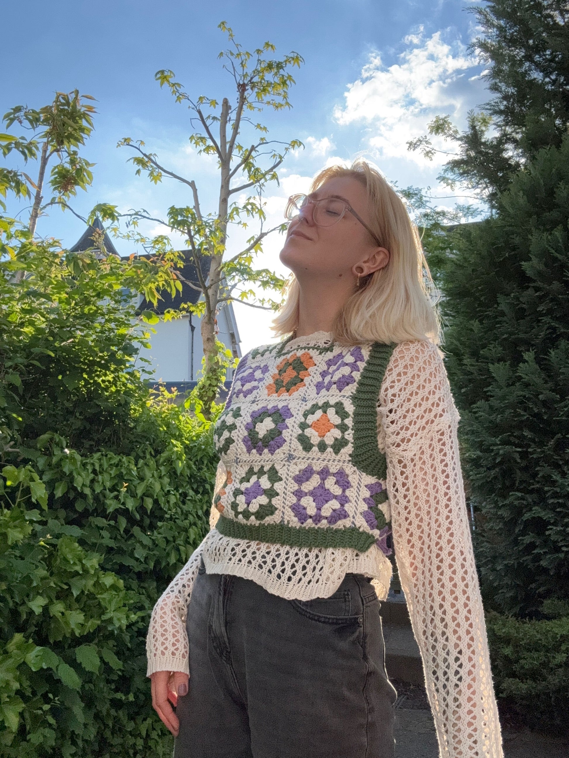 Granny square patchwork crochet top pattern, colorful boho summer shirt, beginner-friendly, easy to crochet in different colors.