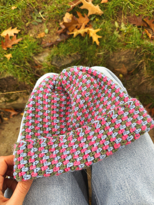 Beginners friendly Moss Stich Crochet Beanie for Autumn and Winter.