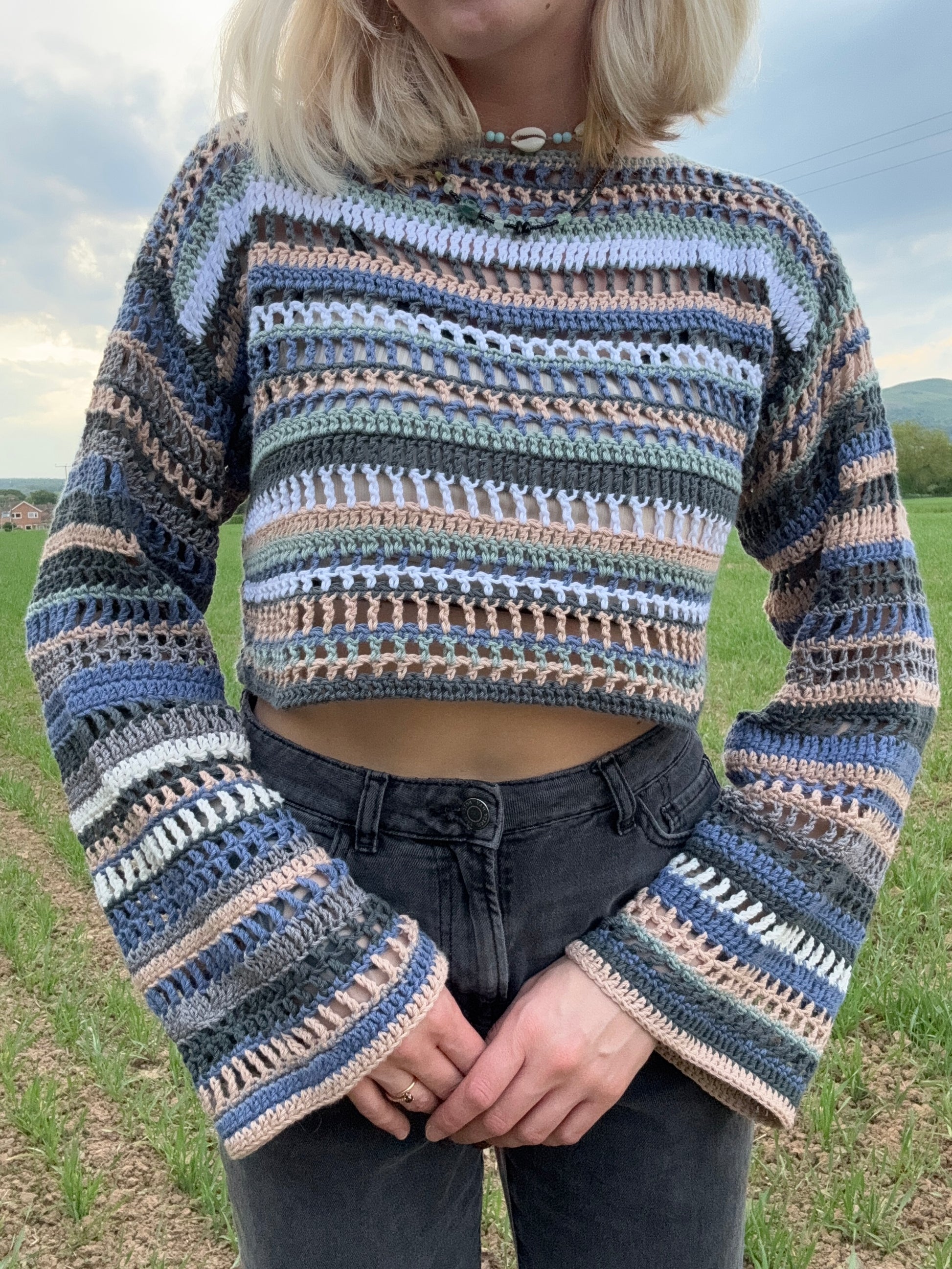 Beginner crochet top pattern, sleeveless, open stitch, lightweight for summer, mesh top, In 3 different colors, fully customizable, instant PDF download.