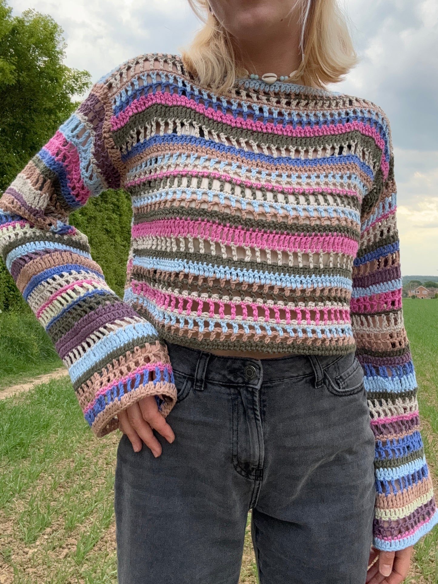 Beginner crochet top pattern, sleeveless, open stitch, lightweight for summer, mesh top, In 3 different colors, fully customizable, instant PDF download.