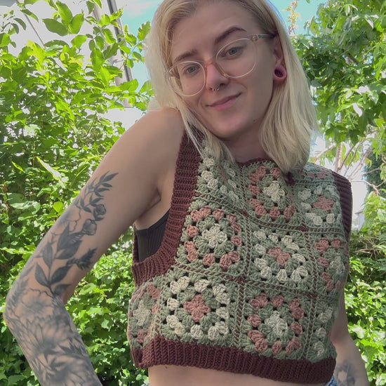 Granny square patchwork crochet top pattern, colorful boho summer shirt, beginner-friendly, easy to crochet in different colors.