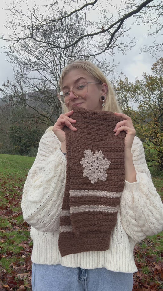 Handmade crochet winter scarf pattern, textured wool scarf for women and men, beginner friendly with step-by-step photo tutorials.